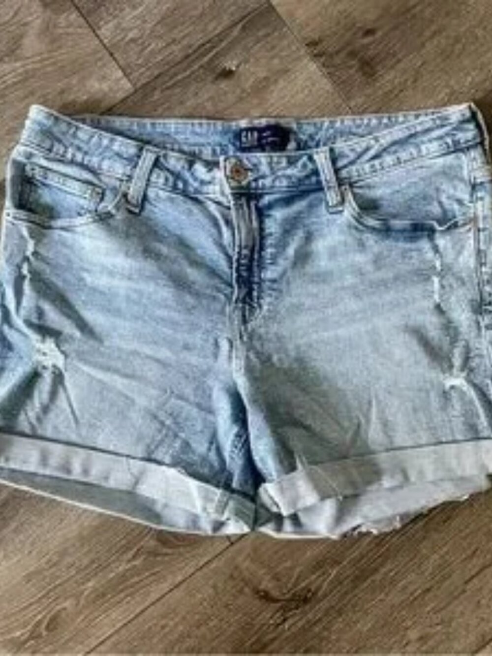 Gap Distressed cuffed Denim jeans Size 18 inseam 5”